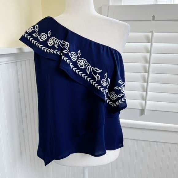 Express NWT Blue & White Floral Embroidered One Shoulder Blouse Size Small - Picture 1 of 7